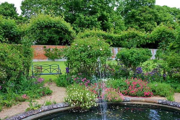 6. The little fountain.jpg